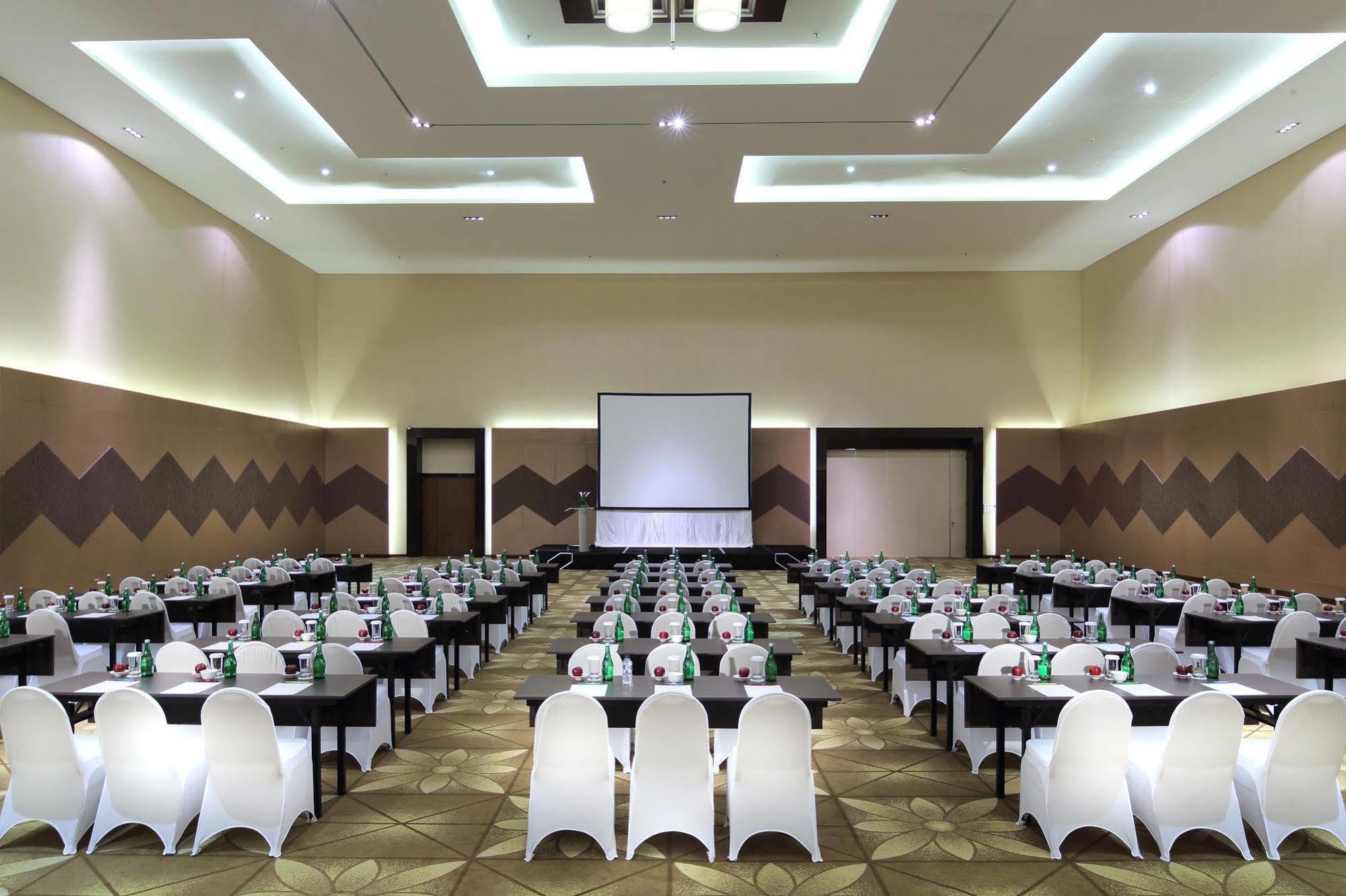 อัลเลียม ทังเกรัง โฮเต็ล Hotel ทังเกอรัง ภายนอก รูปภาพ